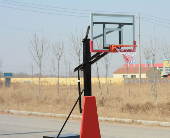玉峰体育告诉您购买和安装篮球架需要注意哪些方面
