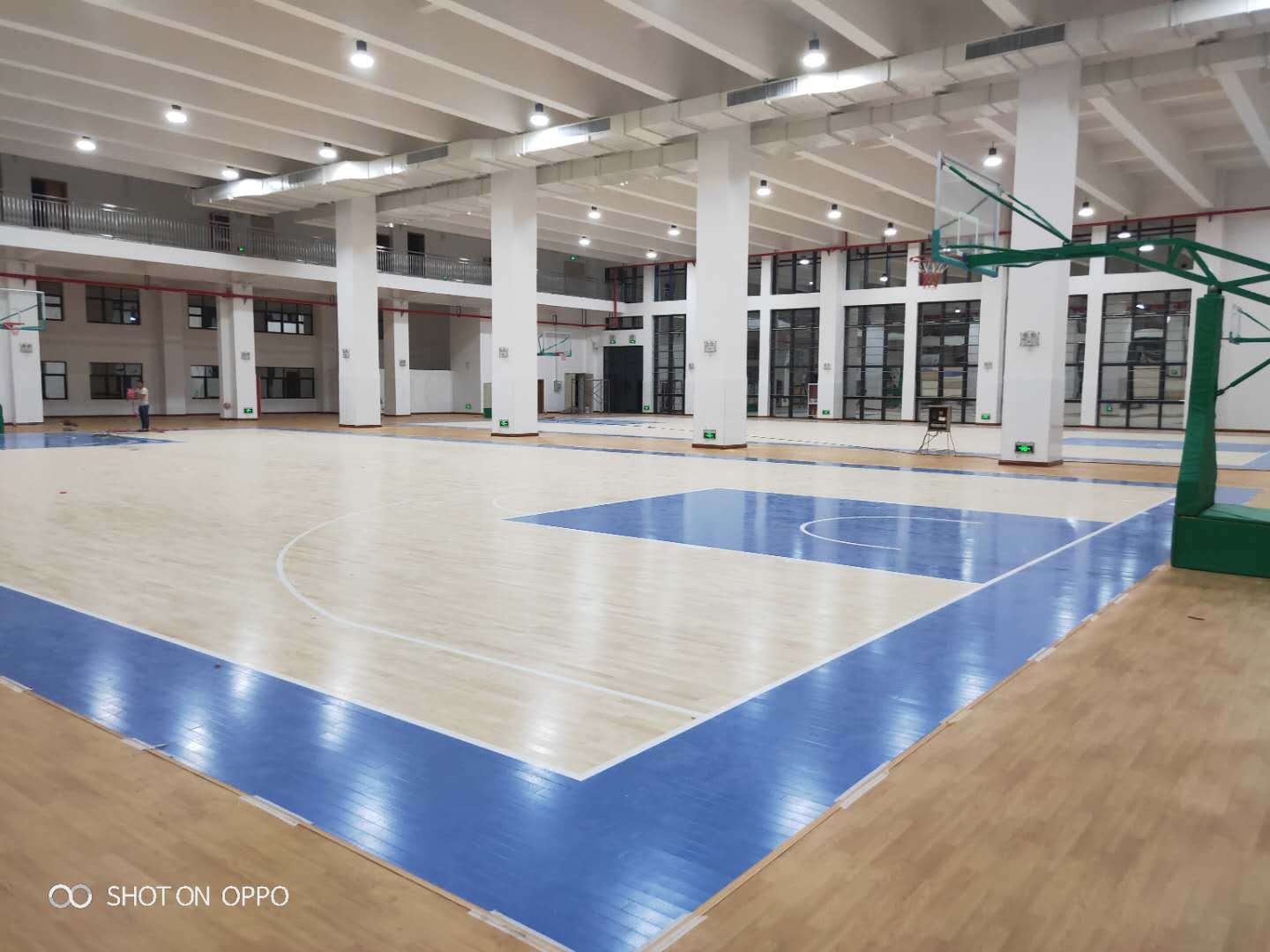 玉林玉柴体育馆室内篮球场篮球架整体打包项目-【玉峰体育】