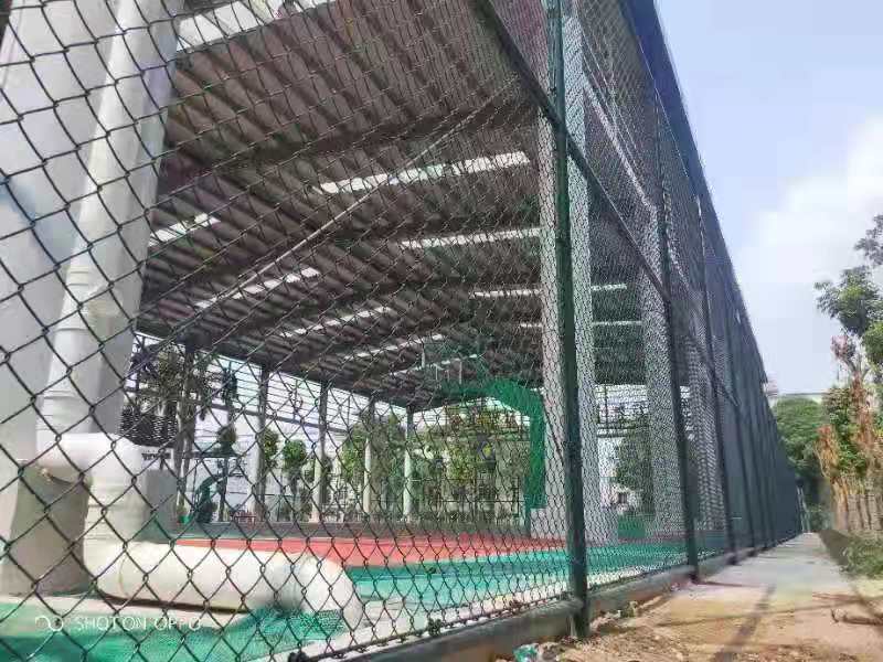 玉峰篮球场围网
