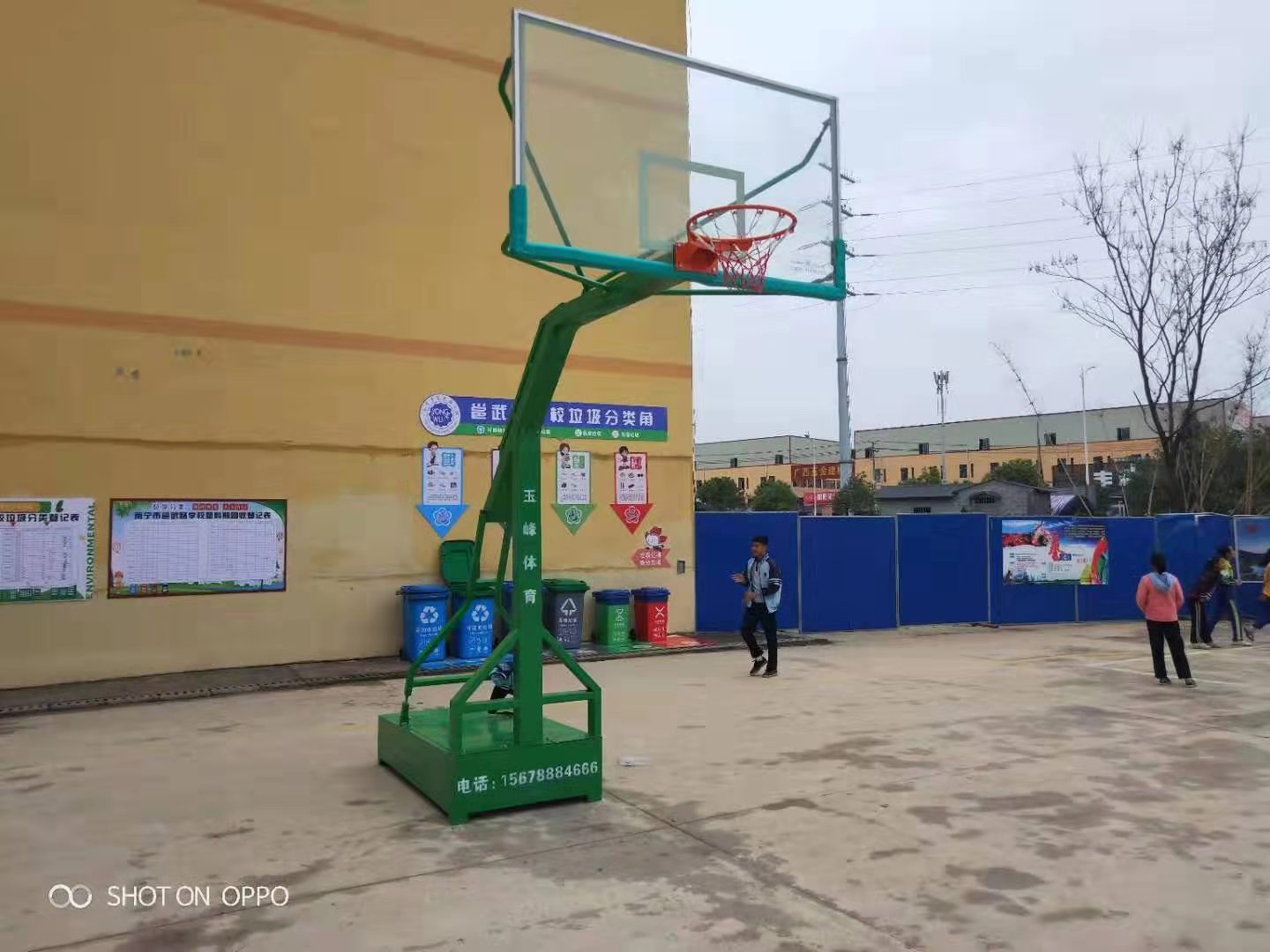南宁邕武路某学校篮球架项目-【玉峰体育】